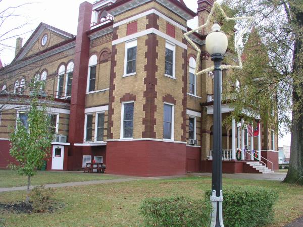 Gibson County Court House, Trenton, TN, looking SE