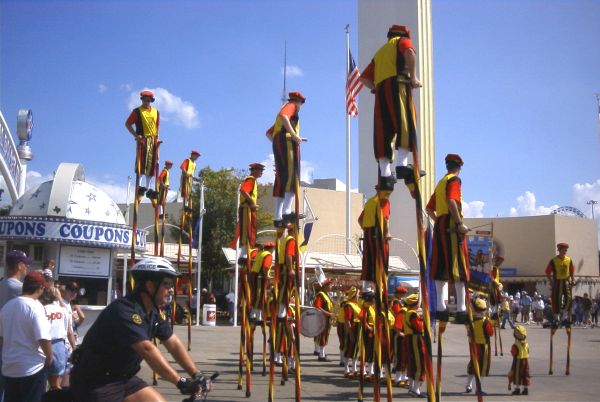 Belgian Stiltwalkers