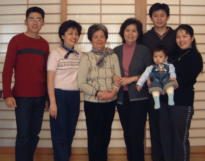 Fabian, Li shun, Mother, Ai Yueh, In Kai, and May Ling holding Hong Shin