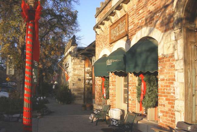 Salado stores decorated for Christmas